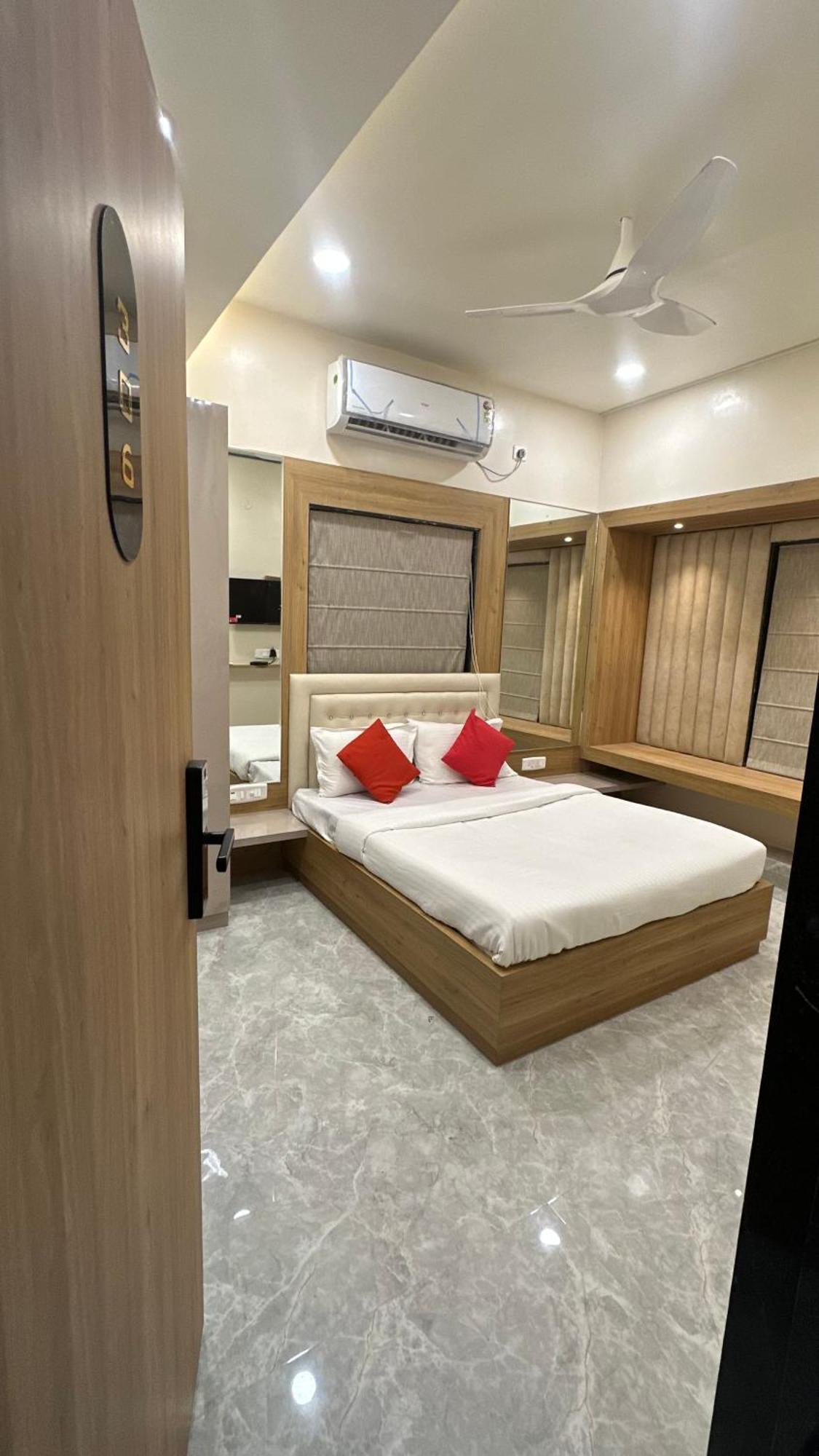 Soho House By Jayshrea Hotel Chandrapur Exterior foto